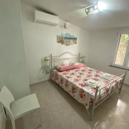 Semesterbostad Accogliente Casa A Due Passi Dal Mare.