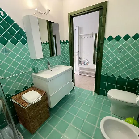 Accogliente Casa A Due Passi Dal Mare. Torre delle Stelle